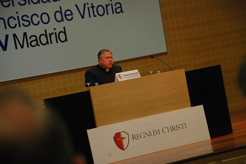 Conferencia P. Eduardo Robles-Gil LC en Madrid